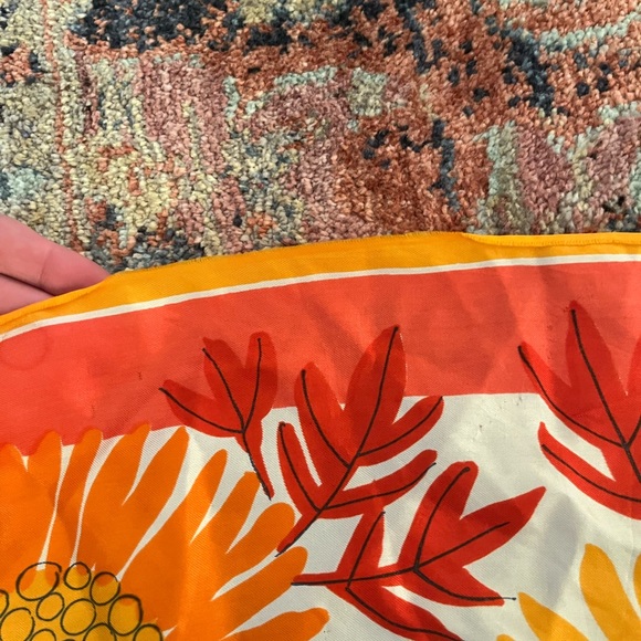 Vintage Vera Silk Blend Scarf - Picture 8 of 10